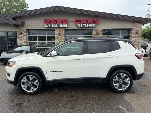 Used 2018 Jeep Compass Limited AWD/4WD image 16