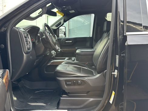 Used 2019 Chevrolet Silverado 1500 High Country image 12