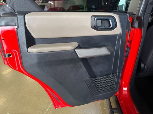 Used 2023 Ford Bronco Wildtrak image 88