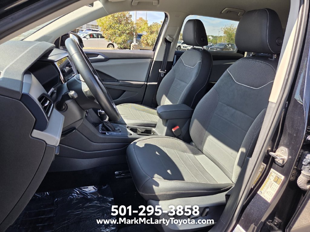 Used 2024 Volkswagen Taos SE FWD image 9