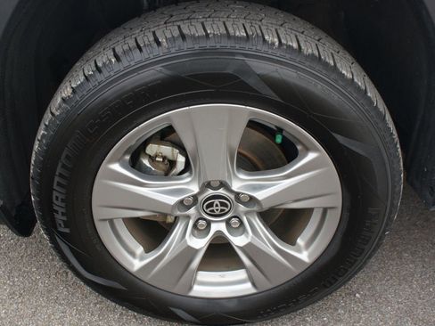 Used 2024 Toyota RAV4 XLE image 25