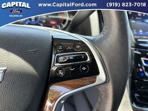 Used 2020 Cadillac Escalade Premium Luxury AWD/4WD image 24