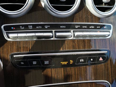 Used 2022 Mercedes-Benz GLC 300 image 30