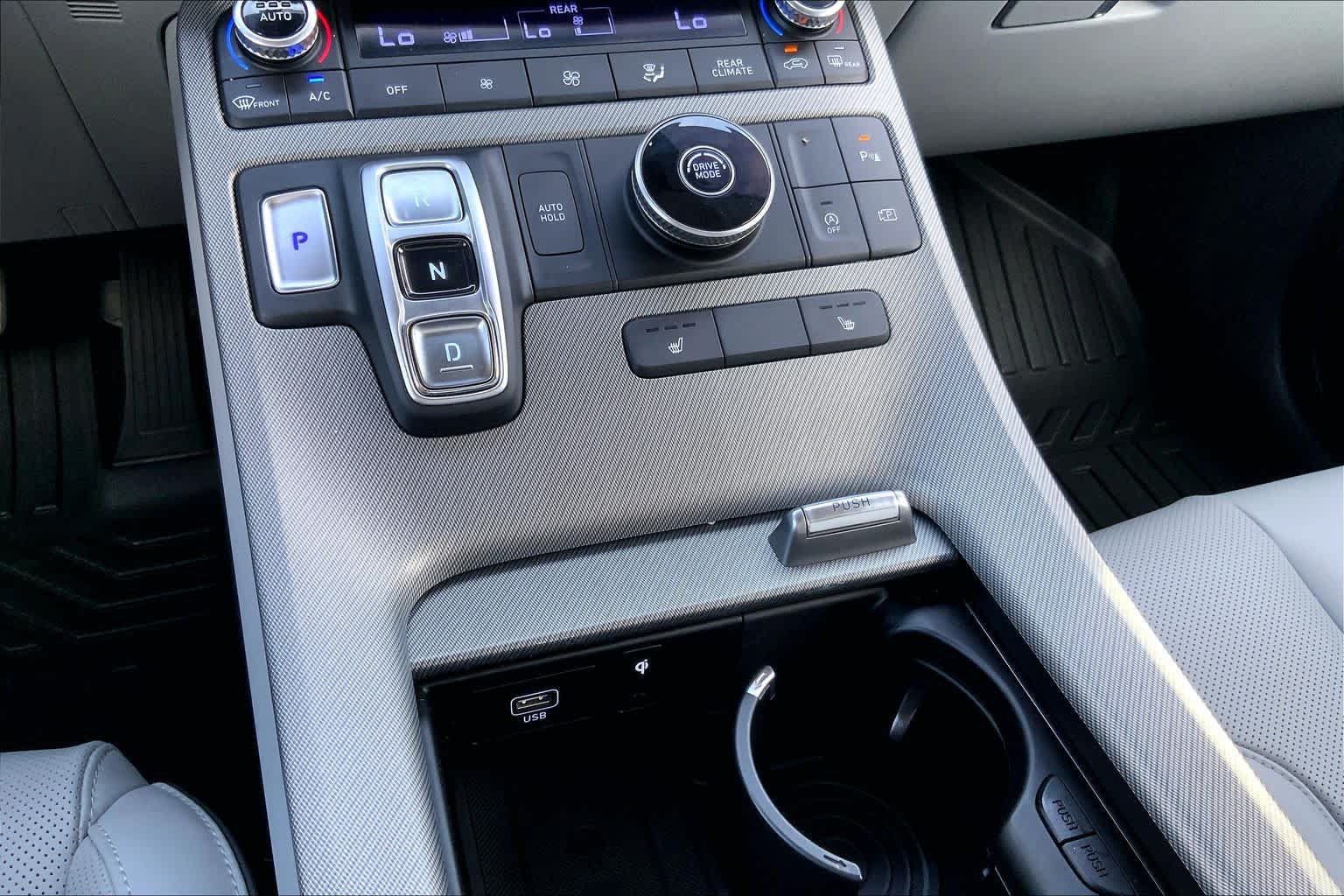 Used 2024 Hyundai Palisade SEL FWD image 33