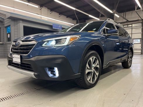 Certified 2022 Subaru Outback Limited image 3