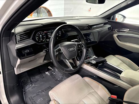 Certified 2024 Audi Q8 e-tron Premium Plus AWD/4WD image 15