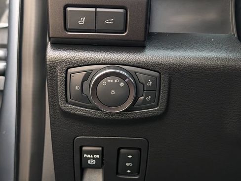 Used 2019 Ford Expedition Limited w/ Equipment Group 302A RWD image 21