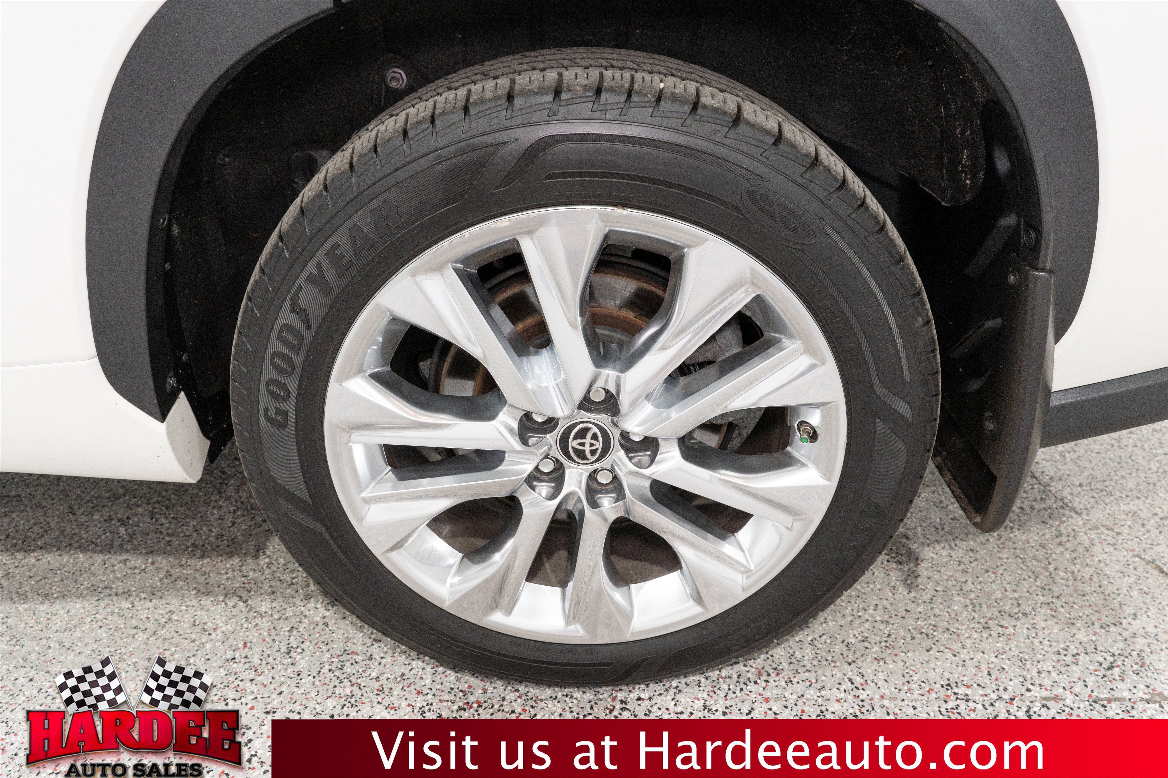 Used 2021 Toyota Highlander Limited FWD image 10
