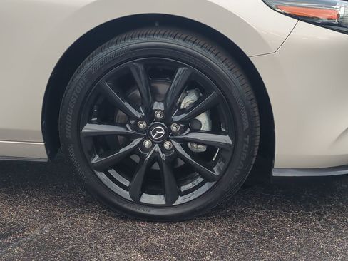 Used 2025 MAZDA MAZDA3 Hatchback w/Premium Plus Pkg image 11