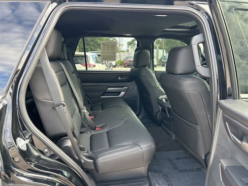Used 2025 Toyota Sequoia SR5 AWD/4WD image 44