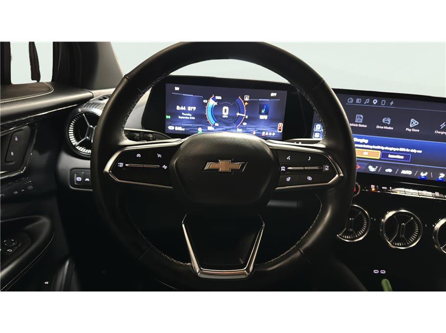 Used 2024 Chevrolet Blazer EV LT AWD/4WD image 32
