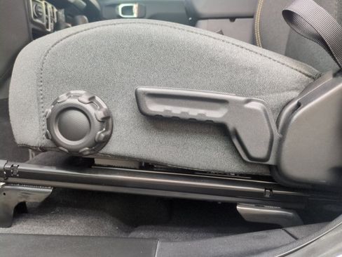 Used 2025 Jeep Gladiator Nighthawk image 18