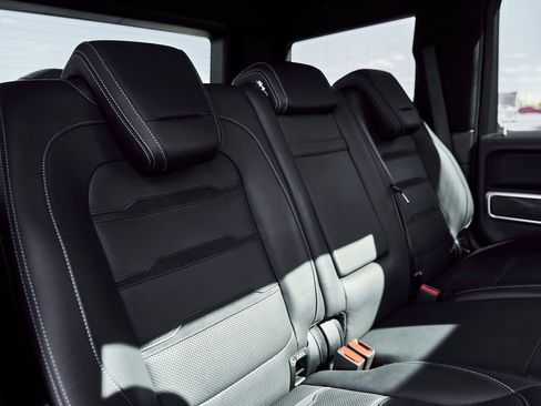 Used 2022 Mercedes-Benz G 63 AMG 4MATIC w/ Seat Comfort Package image 42