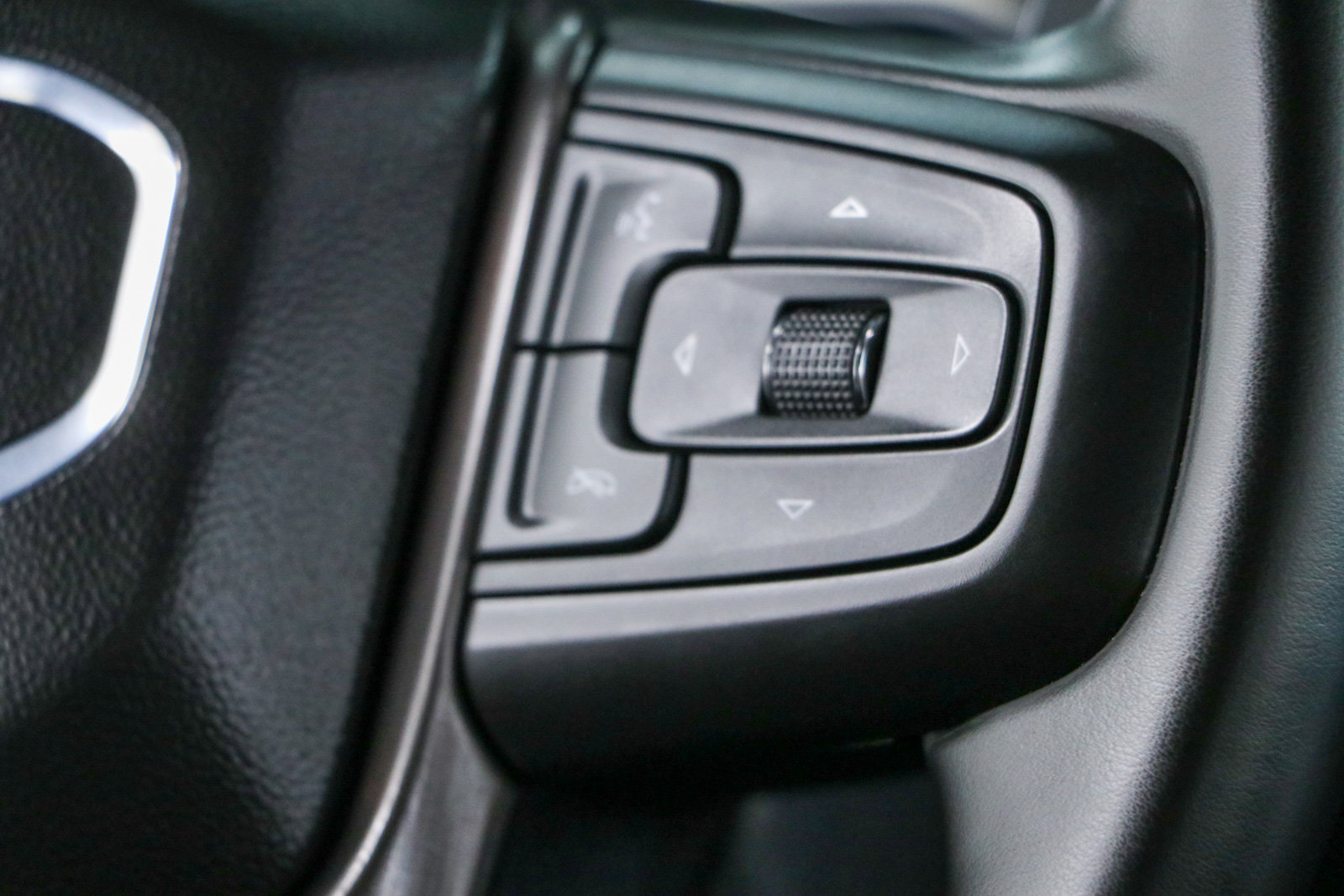 Used 2024 GMC Sierra 1500 AT4 w/ Technology Package AWD/4WD image 15