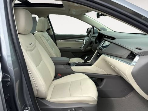 Certified 2024 Cadillac XT5 Premium Luxury w/ LPO, Floor Liner Package AWD/4WD image 15