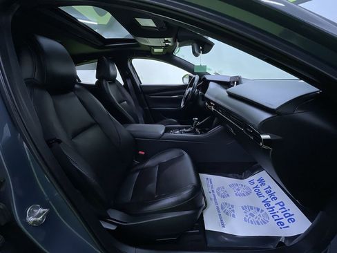 Used 2021 MAZDA MAZDA3 Hatchback w/Premium Plus Pkg image 30