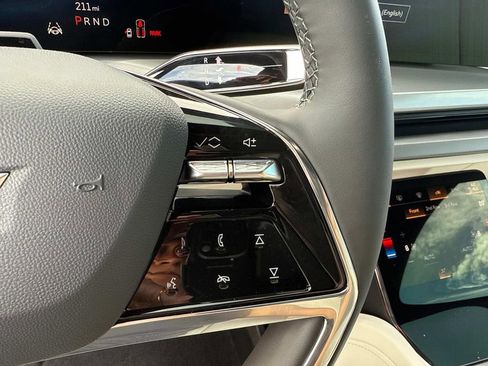 New 2026 Cadillac Vistiq Luxury image 27