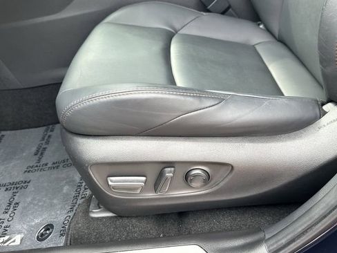 Used 2024 Toyota Venza XLE AWD/4WD image 26