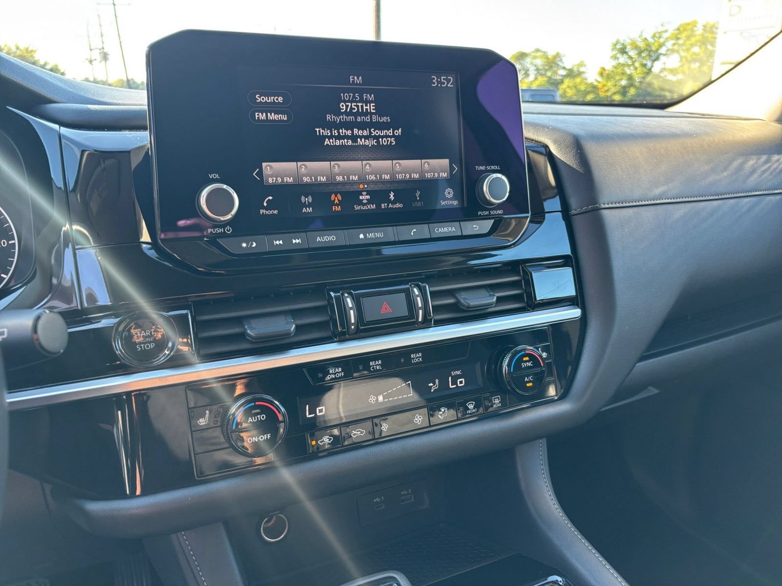 Used 2025 Nissan Pathfinder SV AWD/4WD image 19