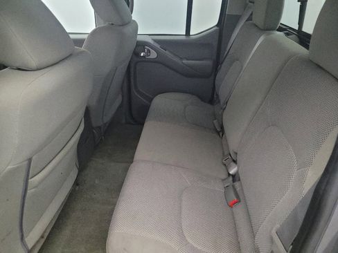 Used 2018 Nissan Frontier SV image 18