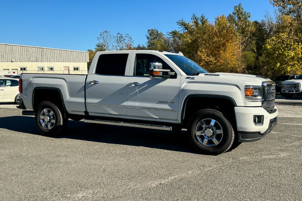 Used 2019 GMC Sierra 3500 Denali w/ Duramax Plus Package AWD/4WD image 2