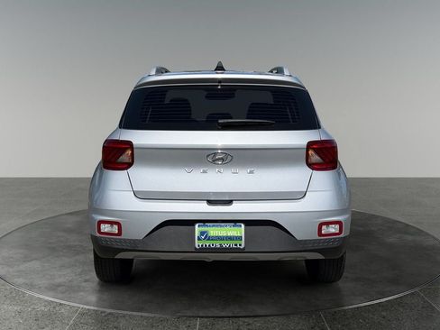 Used 2021 Hyundai Venue SEL w/ Premium Package FWD image 8
