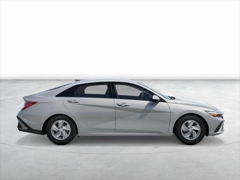 New 2026 Hyundai Elantra SE image 7