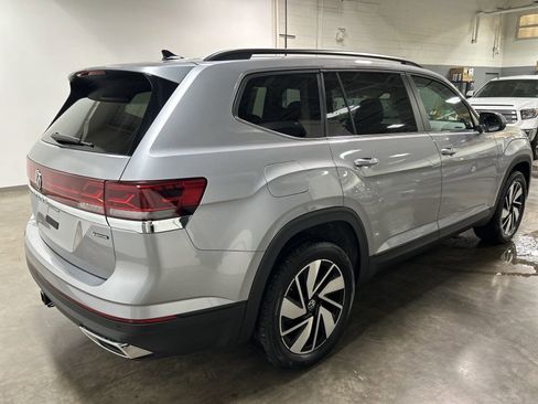 New 2025 Volkswagen Atlas SE image 3