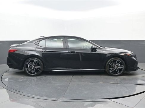 Used 2025 Toyota Camry XSE w/ Premium Plus Package image 2