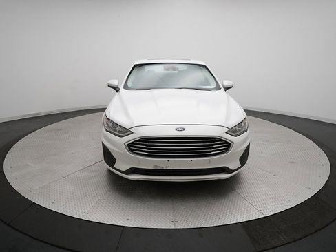 Used 2020 Ford Fusion SE image 11