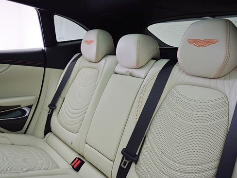 Used 2022 Aston Martin DBX DBX image 40