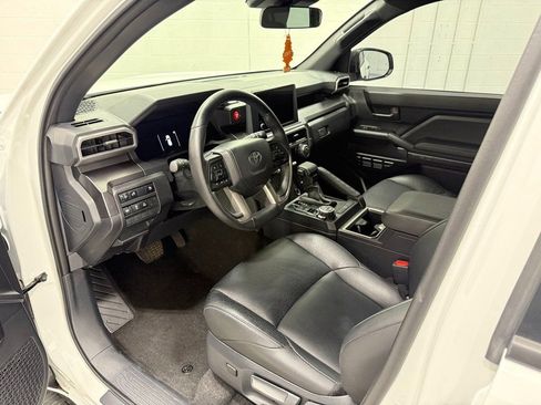Used 2025 Toyota 4Runner TRD Off-Road image 11
