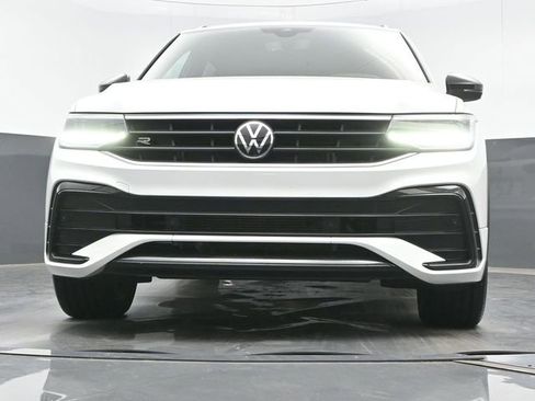 Used 2023 Volkswagen Tiguan SE R-Line FWD image 20