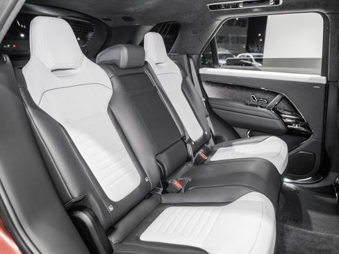 Used 2025 Land Rover Range Rover Sport SV Edition Two image 24