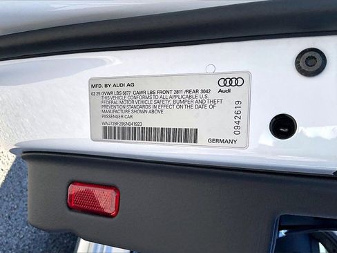 Used 2025 Audi A6 Premium Plus w/ Driver Assistance Package image 30