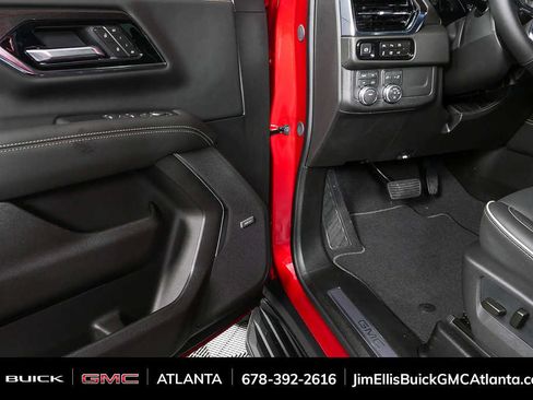 New 2026 GMC Yukon Elevation image 8