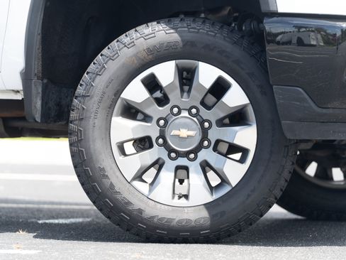 Used 2025 Chevrolet Silverado 2500 Custom w/ Z71 Off-Road Package AWD/4WD image 37
