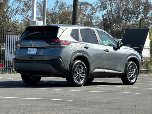 Used 2023 Nissan Rogue S FWD image 5