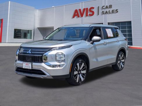 Used 2025 Mitsubishi Outlander SE AWD/4WD image 1