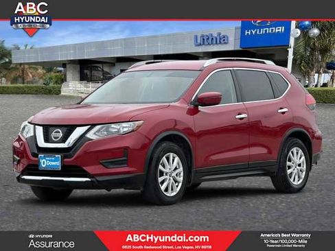 Used 2017 Nissan Rogue SV FWD image 1
