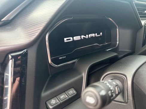 Used 2024 GMC Sierra 3500 Denali Ultimate AWD/4WD image 16