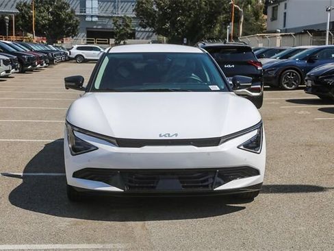 New 2025 Kia EV6 Wind image 3