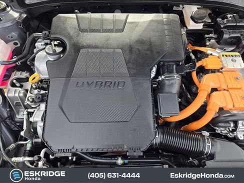 Used 2024 Hyundai Elantra Limited FWD image 32