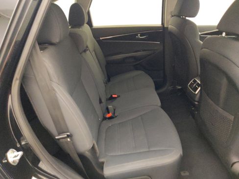 Used 2020 Kia Sorento FWD V6 image 19