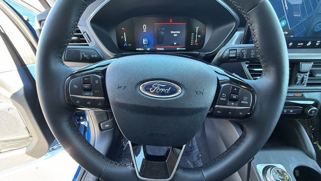 Used 2023 Ford Escape SE FWD image 18