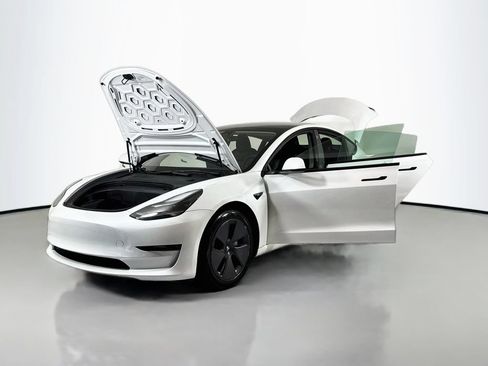 Used 2023 Tesla Model 3 Standard Range RWD image 26