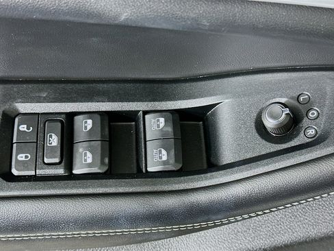 Used 2023 Jeep Grand Cherokee L Limited AWD/4WD image 15