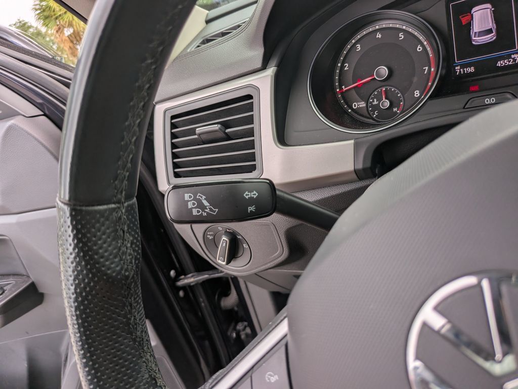 Used 2021 Volkswagen Atlas SE w/ Towing Package FWD image 31