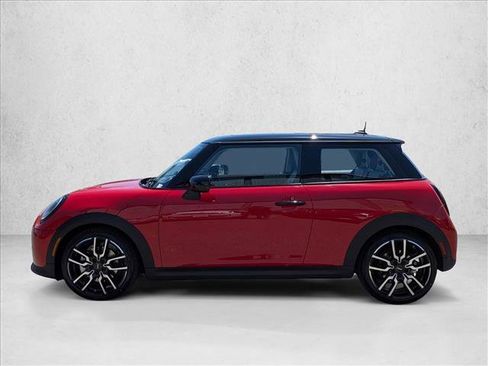 Certified 2025 MINI Cooper 2-Door Hardtop FWD image 5