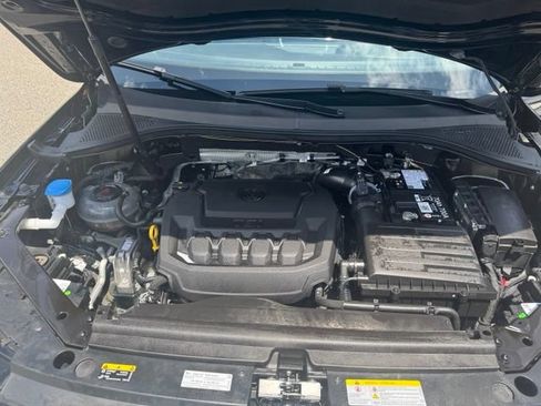 Used 2024 Volkswagen Tiguan SE AWD/4WD image 12